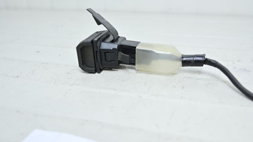 Honda CRF 1100 L Africa Twin  20 - 23 Port USB