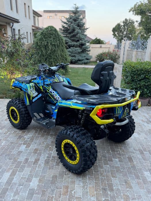 Vând can-am outlander 2023