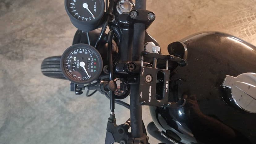 Honda CB400N cafe racer 1980