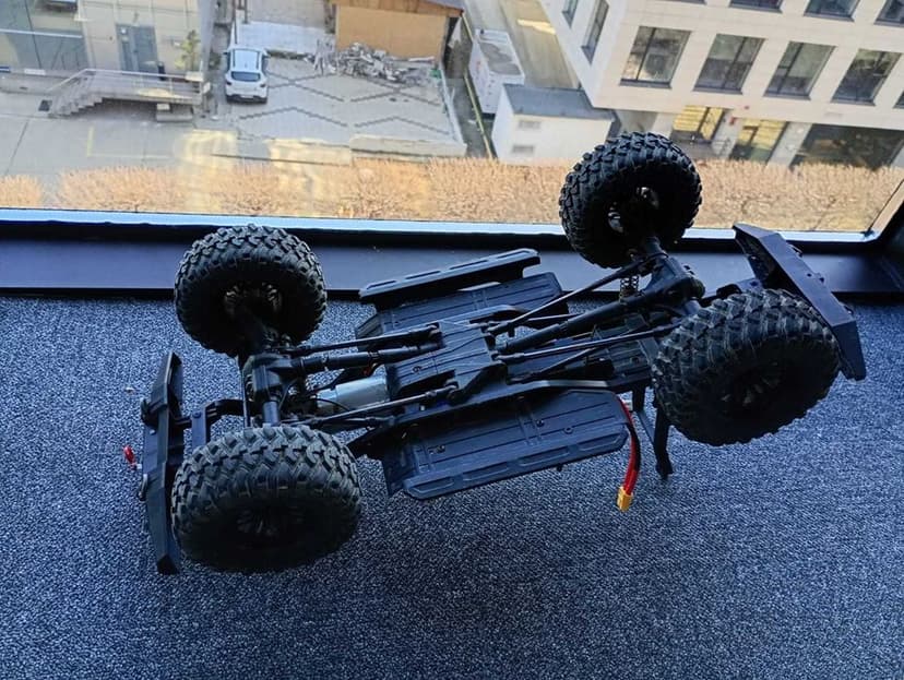 Traxxas TRX-4 Scale 1/10 Crawler TQi Land Rover Defender Albastru