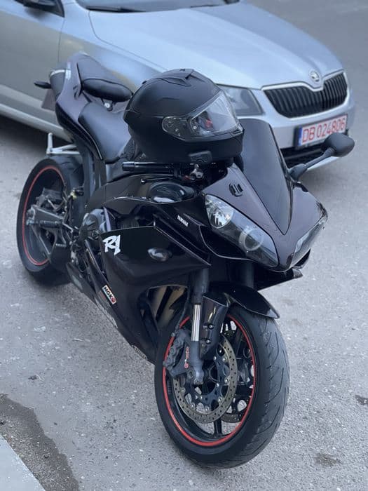 Vând yamaha r1 1000cc rn 19 2008