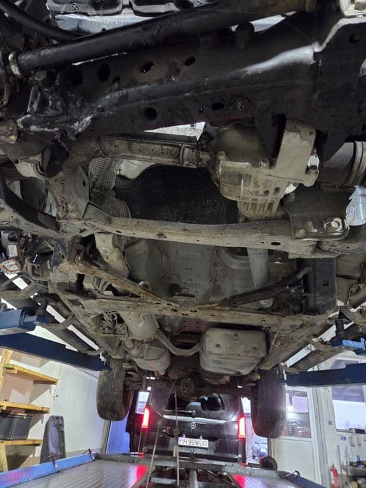 Dezmembrez Nissan Navara 3.0 v6 2013  v9x