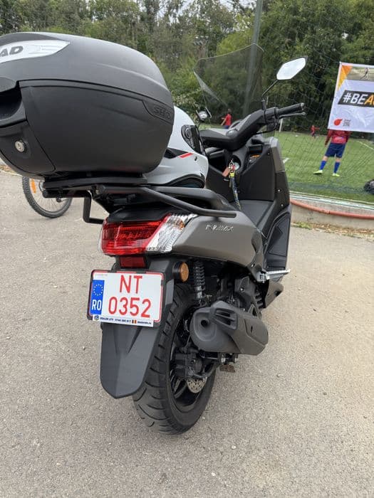 Yamaha Nmax / variante scuter 300-500 care se conduce cu B