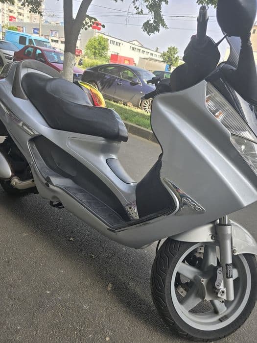 Piaggio x8 125cm (categoria B+curs)