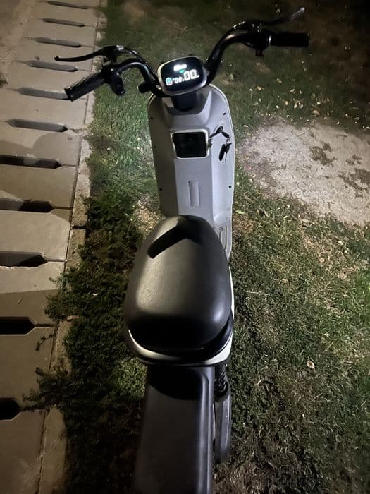 Vand scuter electric defect