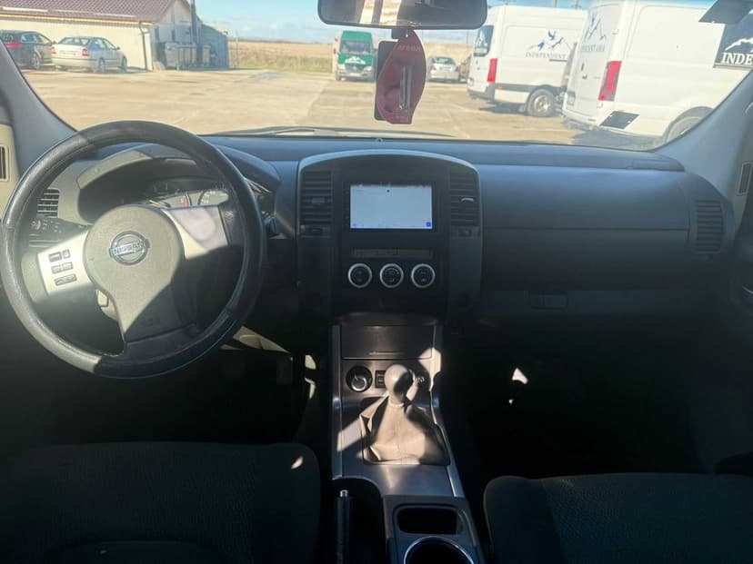 Se vinde Nissan Navara 2.5 dCi 190CP AN 2012