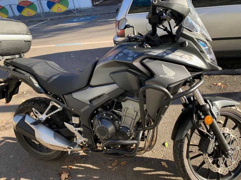 Vand Honda CB500X, rulata putin, topcase, crash guard