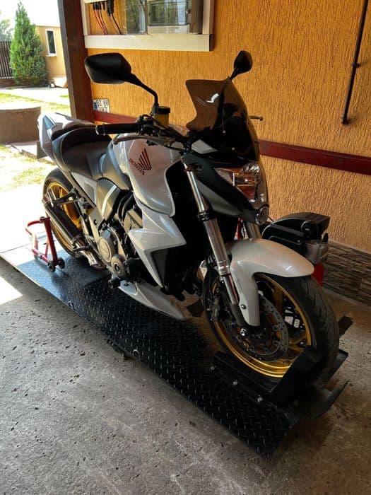 Honda Cb1000RA Abs combinat- pentru pretentiosi