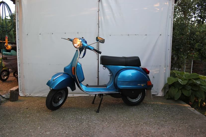 Scuter Piaggio Vespa PX200 - pretabil eventimente