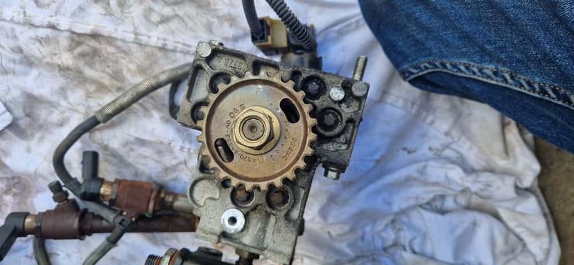 Vând pompa înaltă presiune Land Rover Discovery 3 2.7