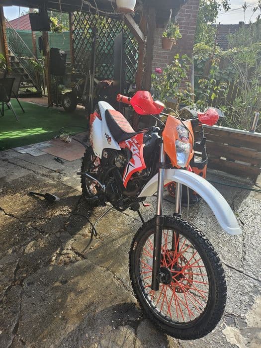 Vând cross honda crf 230f