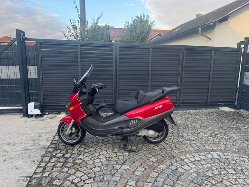 Scuter Piaggio X9 125 cm3