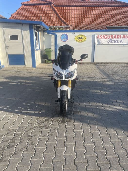 Yamaha FZ1  2006  2 chei