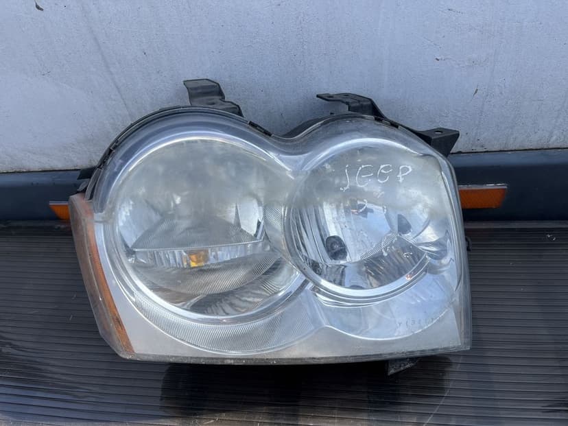 Far/Faruri Jeep Grand Cherokee 2006