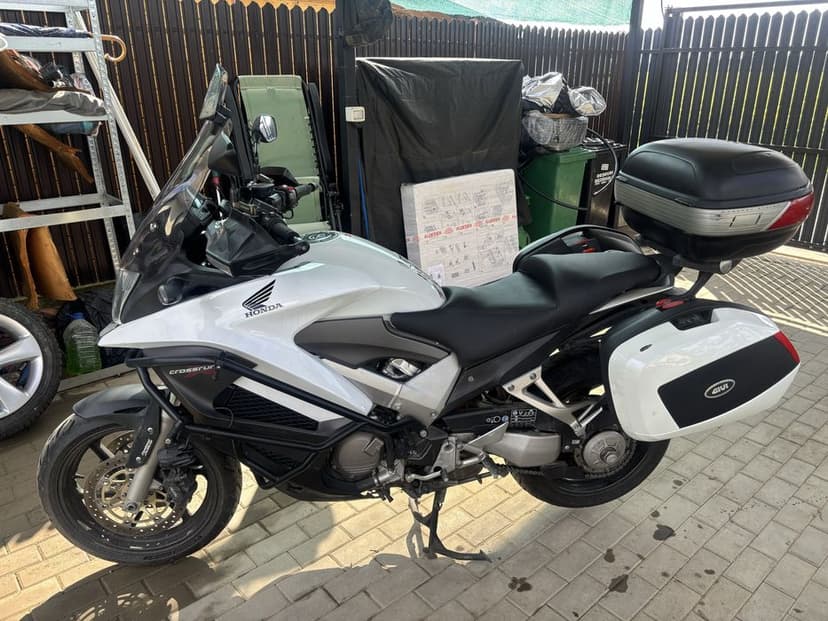 Honda Crossrunner VFR800X 19k km, excelenta, accesorizata