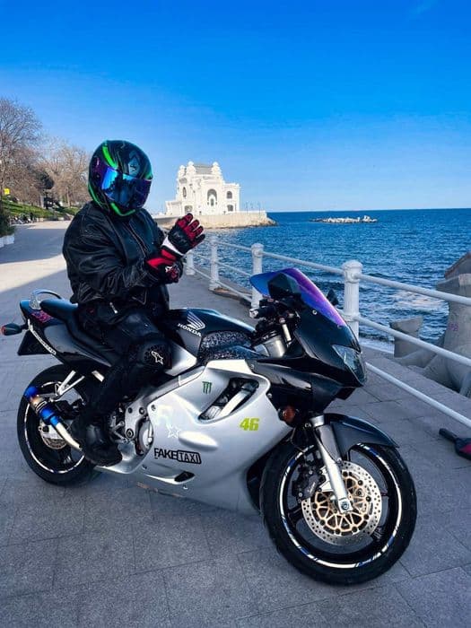 Vand honda cbr 600 f4 sport touring carburatie 2000