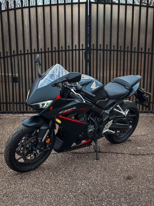 Honda CBR650R (35kw) - 2025 - 1700km
