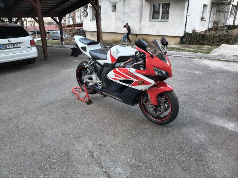Honda. CBR 1000 rr Fireblade SC57 Raritate