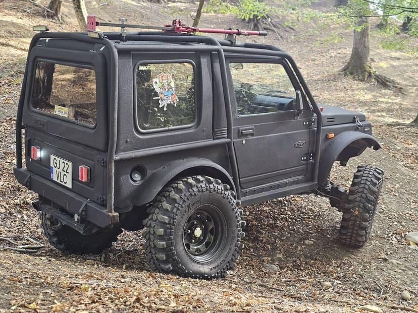 Suzuki Samurai 1.8is