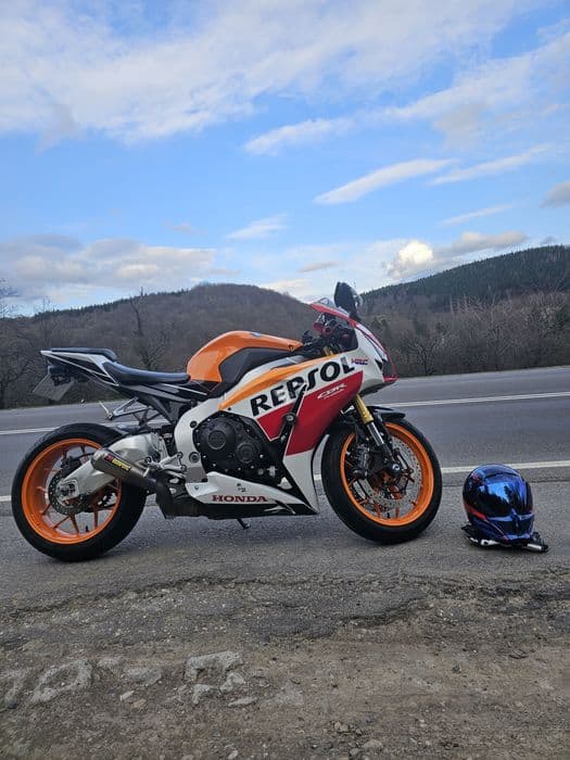 Honda cbr 1000rr fireblade