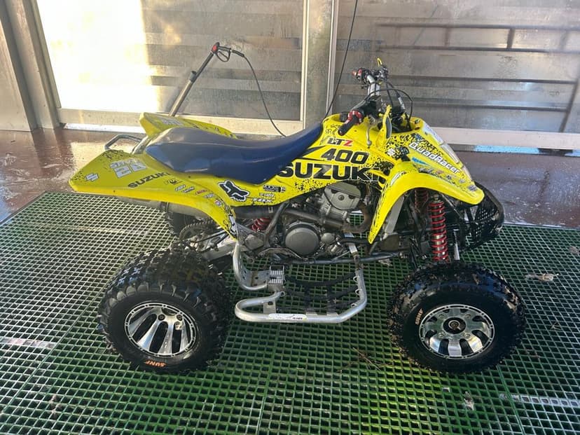 Suzuki ltz 400 ful power bomb