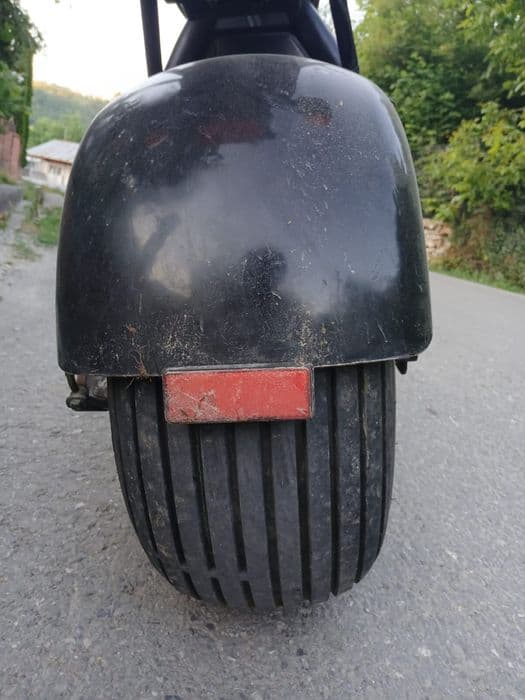 Vand scuteru electric functioneaza perfect nici un defect !!