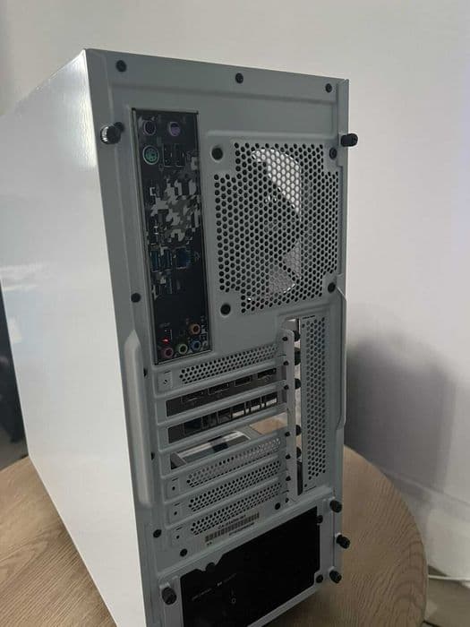 GAMING PC selling cheap