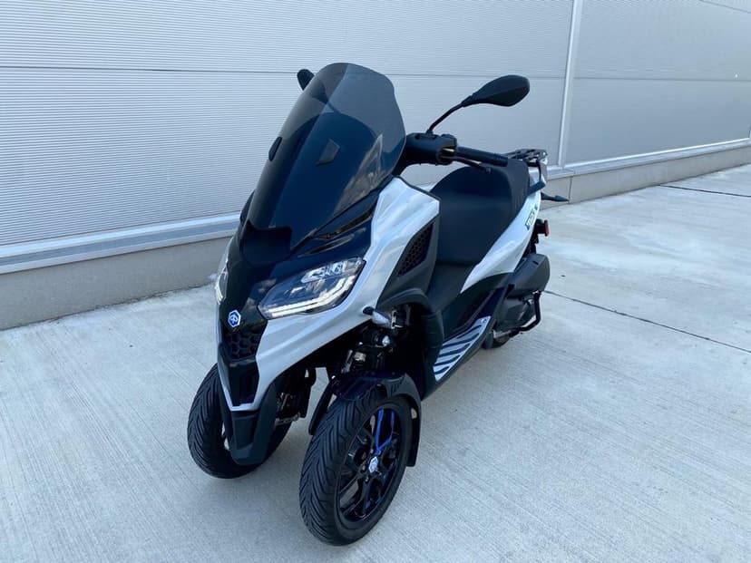 Piaggio MP3 S motor:310cmc 26cp Euro 5+ an:12.2024 Km:860 INMATRICULAT