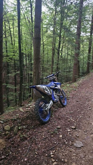 Vând yamaha yz450f sau schimb cu 2t