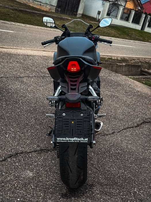 Honda CBR650R (35kw) - 2025 - 1700km