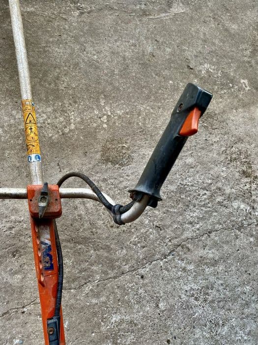 Motocoasă Husqvarna 225R E-tech – puternică și fiabilă