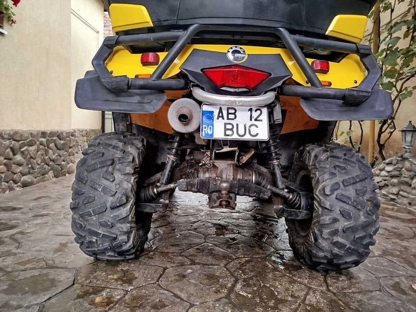 Vând Can am 650 cm