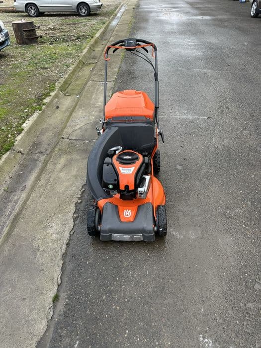 Masina de tuns iarba husqvarna autopropulsanta