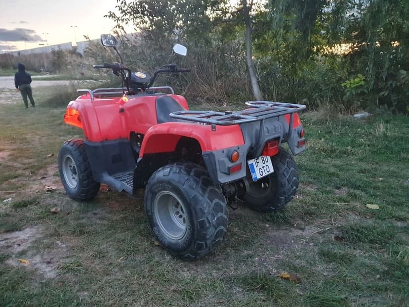 ATV 2X4 inmatriculat nr negre