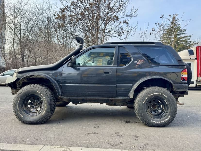 Opel Frontera B Sport 2.2DTi 4x4 – modificată pentru off-road