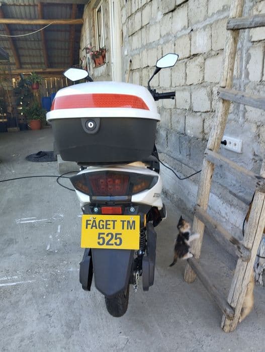 Vând scuter electric