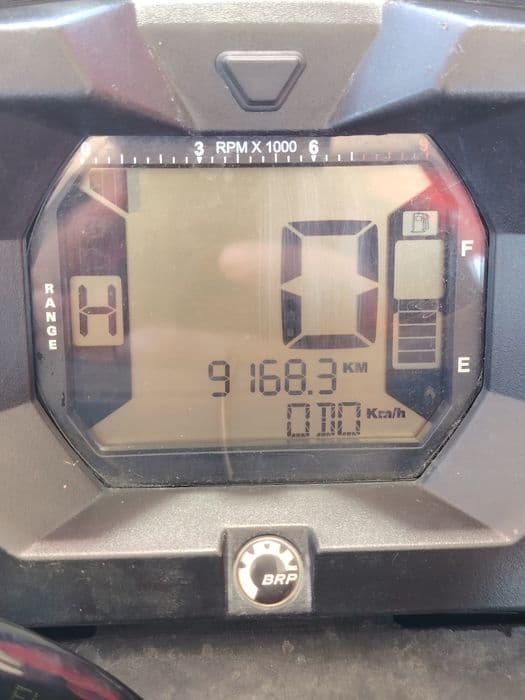 Vând URGENT atv can am