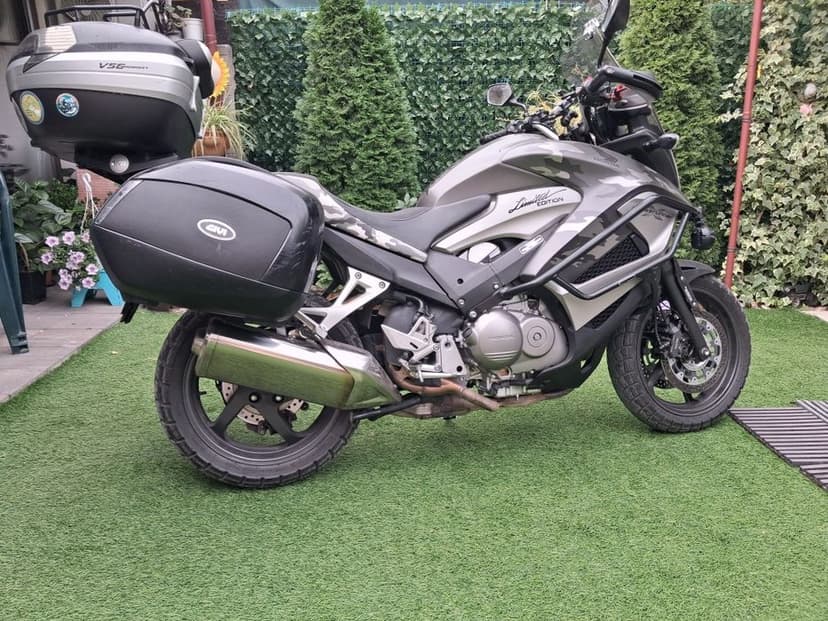 Honda VFR 800X crossrunner