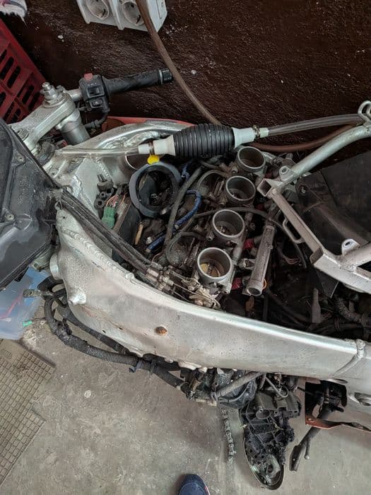 Vând Suzuki gsxr 750 srad