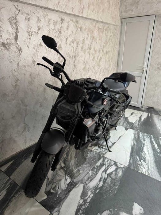 Honda CB1000R Black Edition Fop