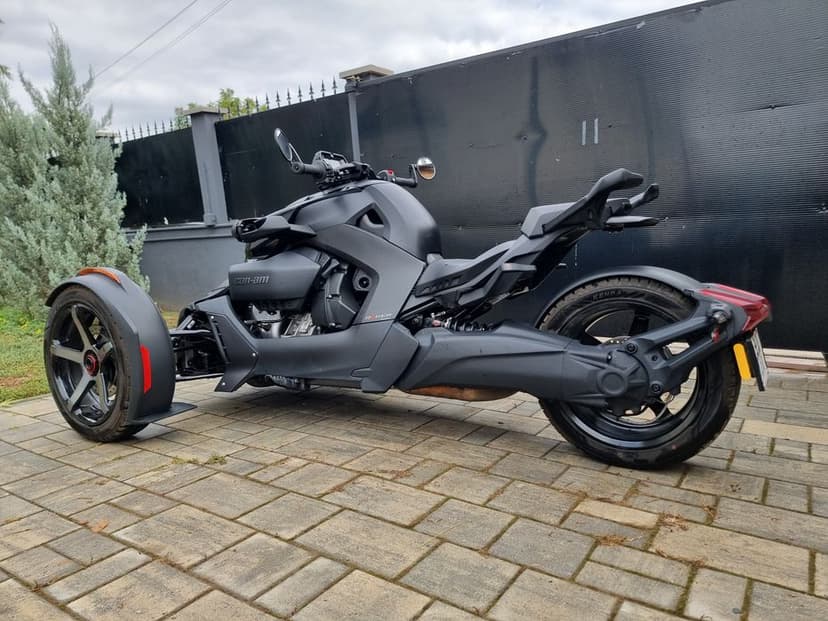 Can-Am Ryker 900 SPORT - 82cp