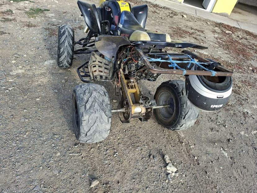 Vând atv  sau pentru piese sau la schimb