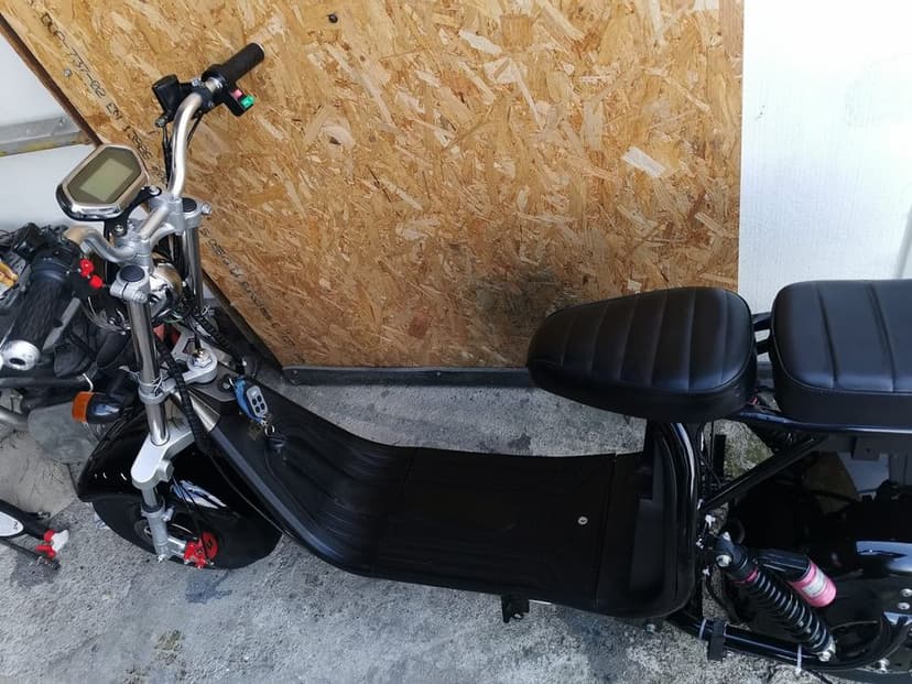 Scuter electric cu acte