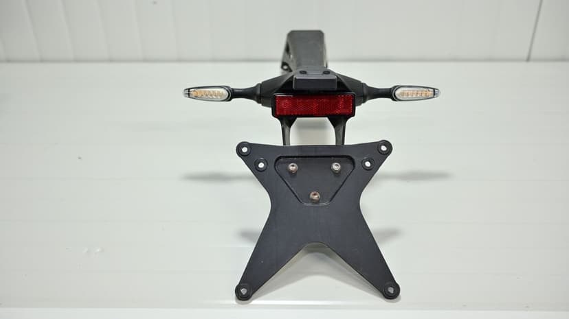 Ducati Monster 937 2021 Suport numar inmatriculare cu semnalizari