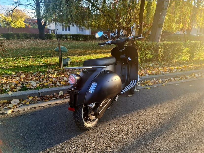 Vand/Schimb/Rate Scuter electric Retro