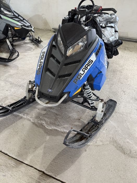 Snowmobil Polaris RMK