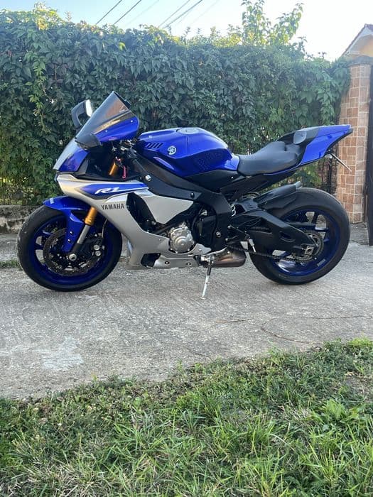 Yamaha R1 model 2015