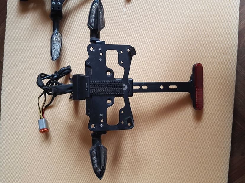 suporti placuta inmatriculare Yamaha R1  2015-2025