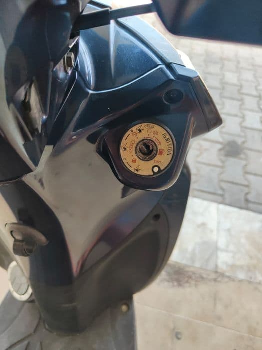 Vând sau schimb scuter cu un cross de 250cc