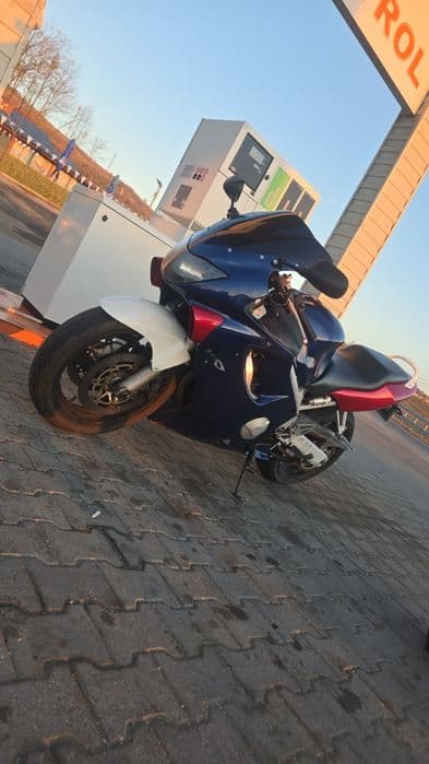 Vând honda cbr f4, sau schimb cu ATV